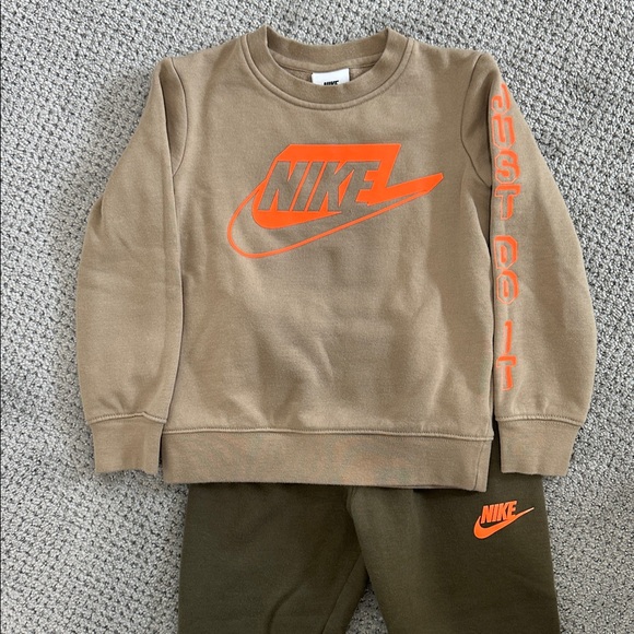 Nike Kids Brown and Orange Sweatshirt and Joggers Set - Picture 2 of 7